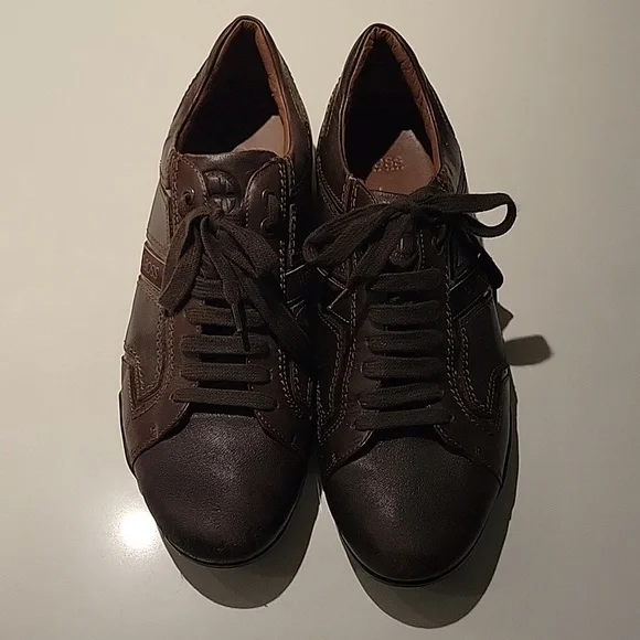 Hugo Boss - Picture 2 of 10